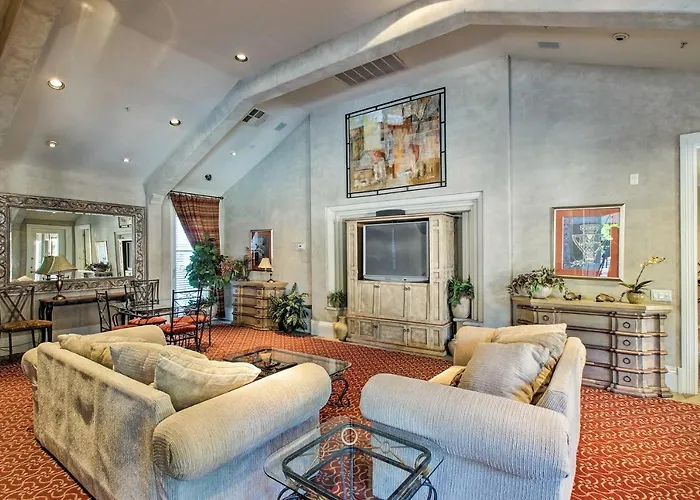 "Scottsdale Gem Near Pickleball Courts & Park!"