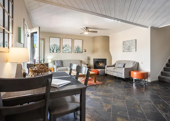 Renovated Private In The Heart Of Old Town Scottsdale, Pool & Hot Tub, Outdoor Bar & Kitchen, Walk To Shops & Bars