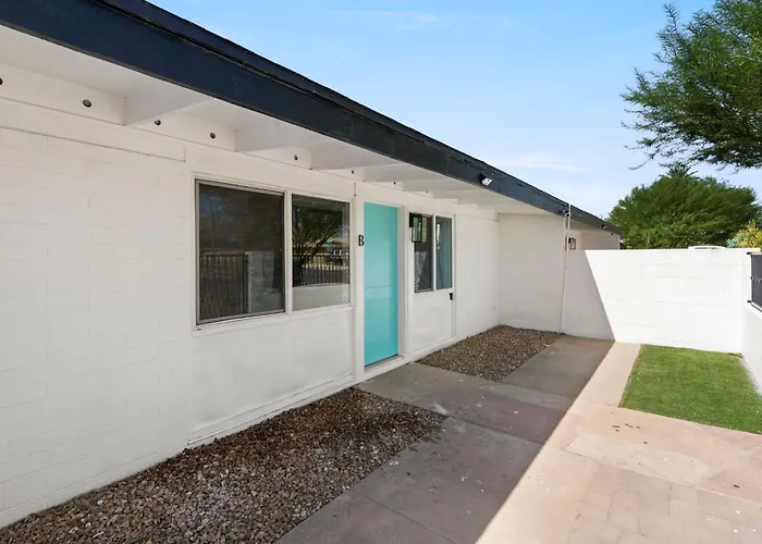 Brand New Home W Parking Blocks From Oldtown- 2B