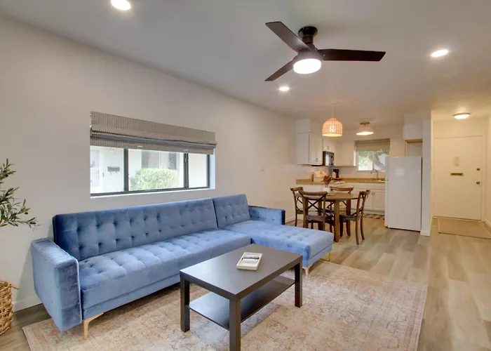 Walk To Papago Park: Condo W/ Community Perks!