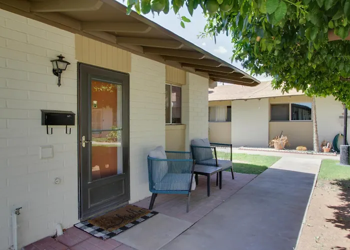 Walk To Papago Park: Condo W/ Community Perks!