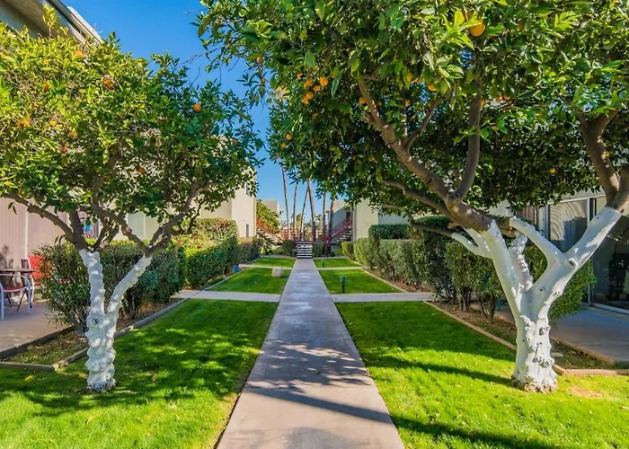 Two-Story Townhome Near Old Town By Wanderjaunt